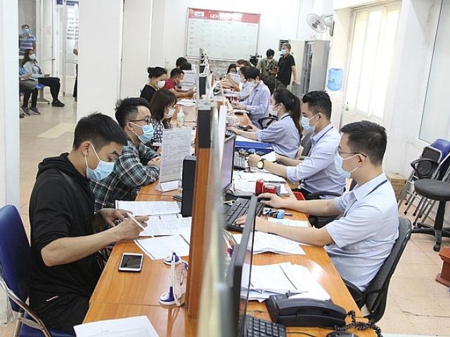 Mới tốt nghiệp đại học, đi làm tại Việt Nam nhận được mức lương bao nhiêu?