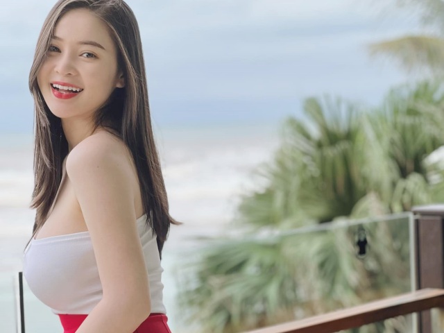 Hot girl Thái Thảo Nguyên chuộng mốt áo quây đi dự tiệc