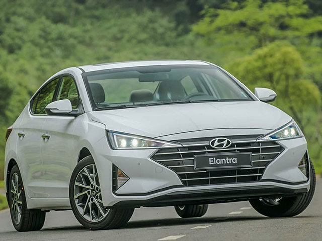Hyundai Elantra giảm giá lên đến 75 triệu đồng, thu hút khách mùa cuối năm