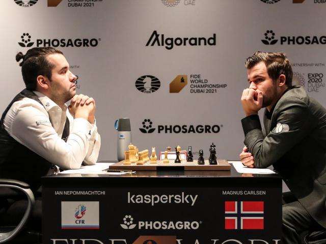 ”Vua cờ” Carlsen chơi ván lịch sử 136 nước, biến cờ vua thành môn đua thể lực