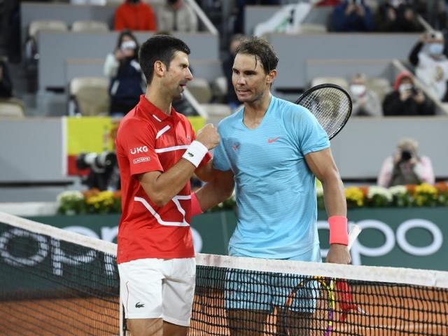 Nadal đầu hàng Djokovic đua Grand Slam, “Shapovova mới” mê đánh đấm (Tennis 24/7)