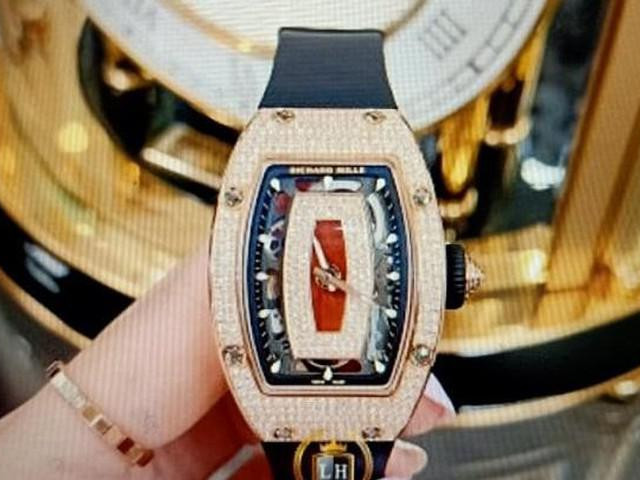 Nữ giúp việc trộm chiếc đồng hồ đeo tay trị giá 3,5 tỷ đồng
