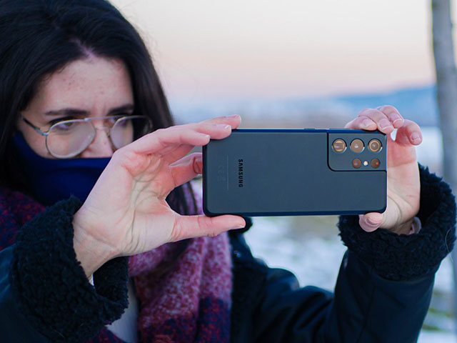 Khả năng quay video của Galaxy S21 Ultra ”ăn đứt” iPhone 13 Pro