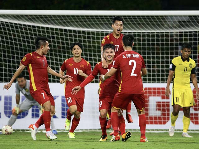 ĐT Việt Nam đại thắng Malaysia, 18 SAO được đề cử Quả bóng vàng
