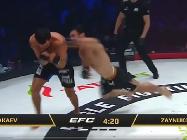 Làng MMA có cao thủ bay như ”Người dơi”, tung cú knock-out ”Siêu nhân”