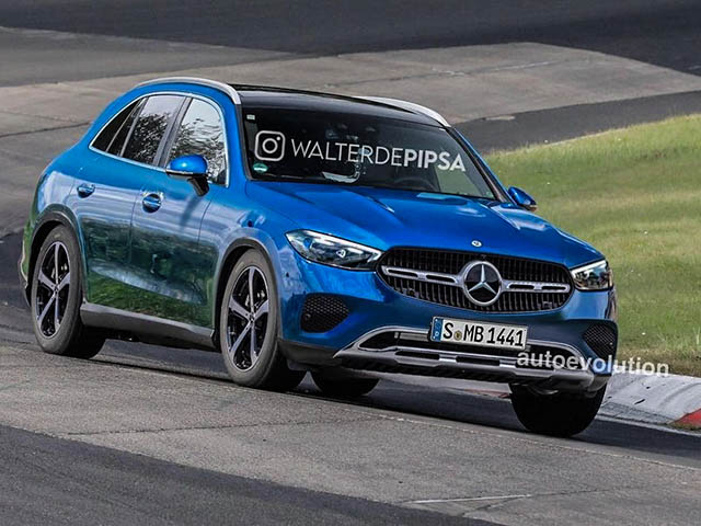 Mẫu xe Mercedes-Benz GLC thế hệ mới chạy thử trên đường đua