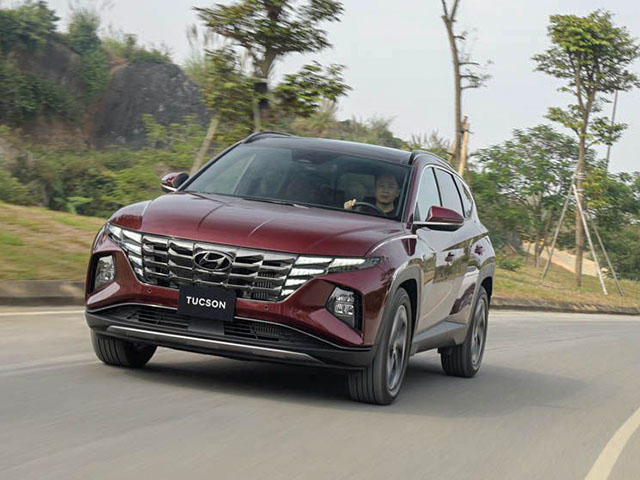 Hyundai Tucson thế hệ mới ra mắt thị trường Việt, giá từ 825 triệu đồng