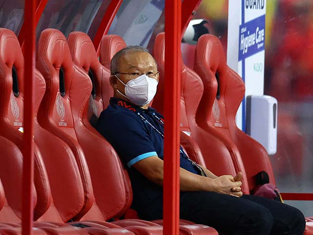 Báo châu Á nói thẳng về tương lai bóng đá Việt Nam, có nên chia tay thầy Park?