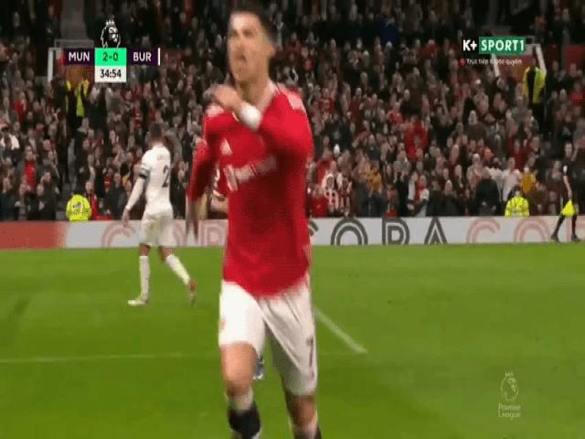 Video bóng đá MU - Burnley: Hiệp 1 tưng bừng, Ronaldo ghi dấu ấn (vòng 20 Ngoại hạng Anh)