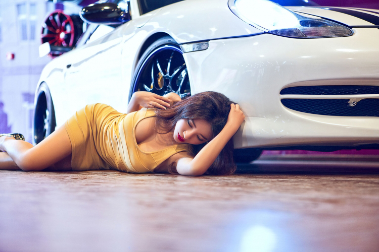 Vòng một căng tròn đọ sức nóng với Porsche 996 Carrera - 13