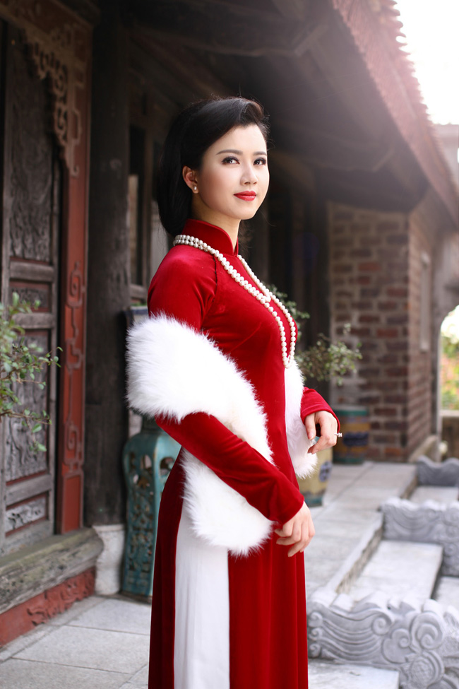 Cô cũng nhận được rất nhiều lời mời tham gia chụp ảnh bìa tạp chí, lịch Tết