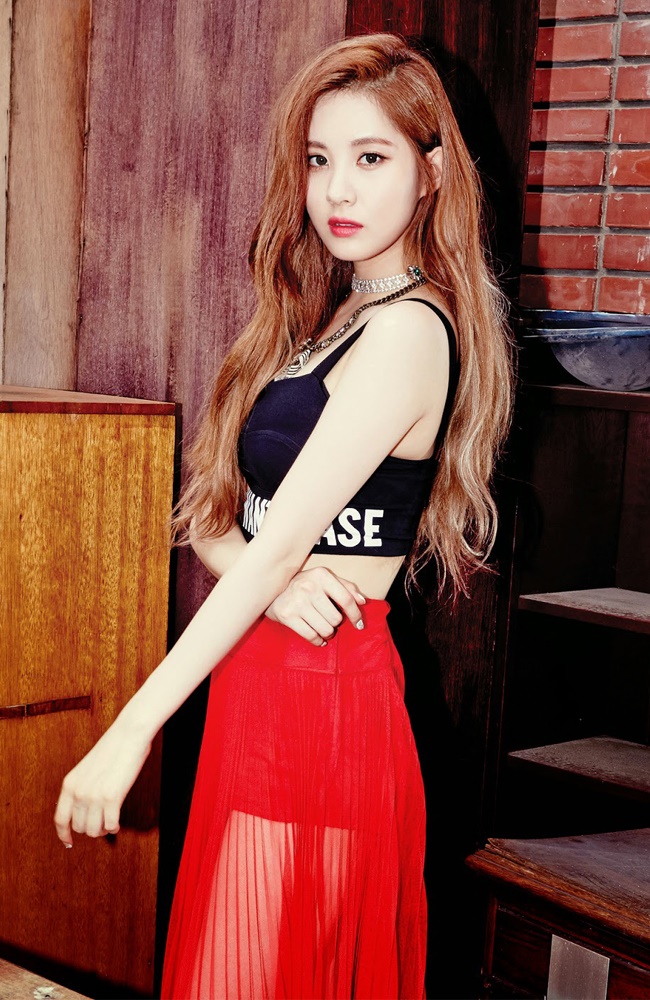Seohyun sinh ngày 28.6.1991, là thành viên nhỏ tuổi nhất của nhóm nhạc nữ quốc dân SNSD. Cô là một trong 4 giọng hát chính của nhóm &#40;Taeyeon, Seohyun, Tiffany và Jessica&#41;. Cô cũng hoạt động trong nhóm nhỏ Taetiseo và gặt hái nhiều thành công.
