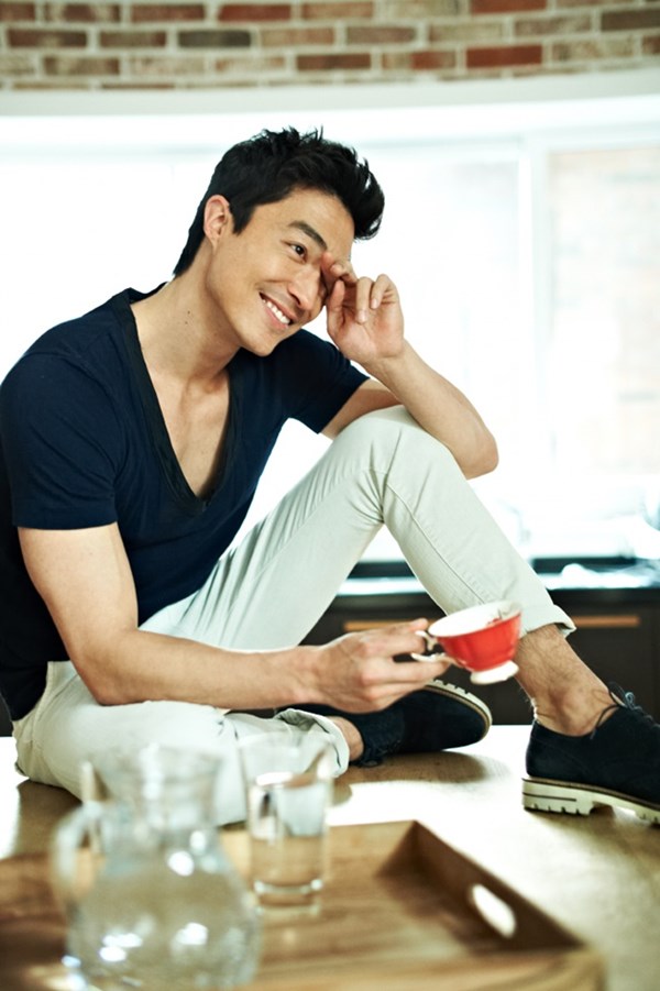 Daniel Henney &#40;28.11.1979&#41; được xem là “của hiếm” trong làng giải trí Hàn Quốc vì mang trong mình hai dòng máu Mỹ và Hàn. Anh thành công cả lĩnh vực người mẫu và diễn viên. Sự nổi tiếng của bộ phim &#34;Tên tôi là Kim Sam Soon&#34; cũng kéo tên tuổi của Daniel Henney vang khắp khu vực châu Á.