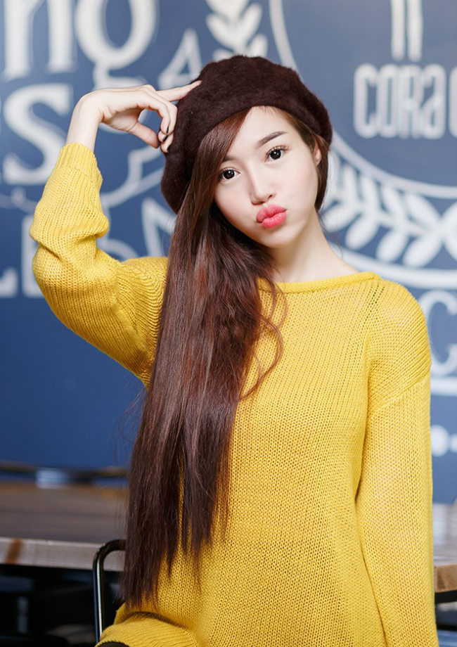Với sự biến hóa&nbsp;lúc gợi cảm, lúc hồn nhiên...của mình, Elly Trần được nhiều khán giả bầu chọn là bà mẹ đơn thân quyến rũ nhất showbiz Việt.