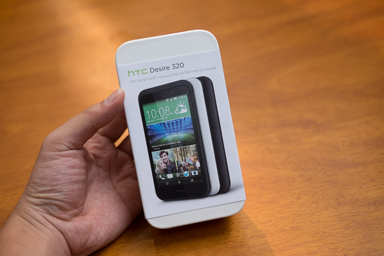 Trên tay smartphone giá rẻ HTC Desire 320 - 1