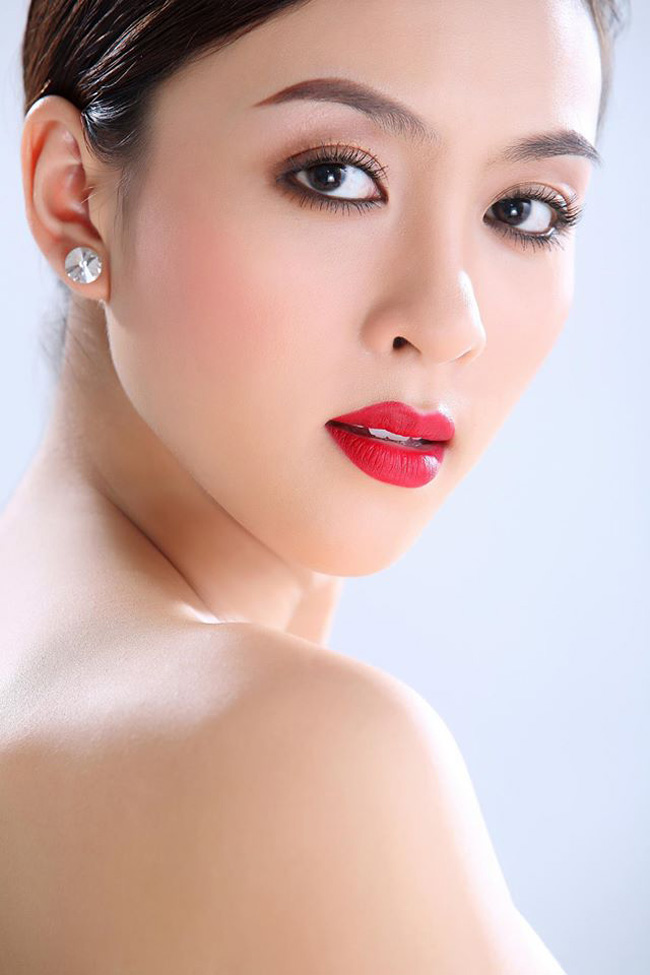 Vẻ gợi cảm của “mỹ nhân đầu trọc” gây sốt tại VN Idol - 17