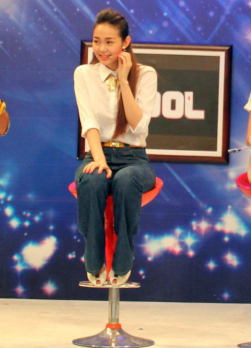 Minh Hằng "quậy tung" phim trường 2Idol - 6
