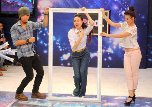Minh Hằng "quậy tung" phim trường 2Idol - 7