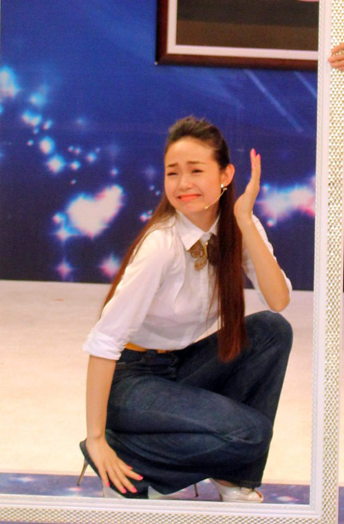 Minh Hằng "quậy tung" phim trường 2Idol - 10