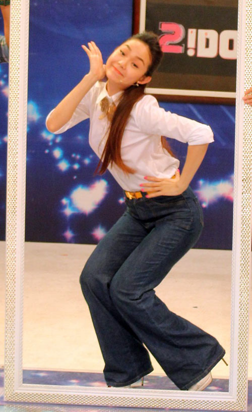 Minh Hằng "quậy tung" phim trường 2Idol - 11