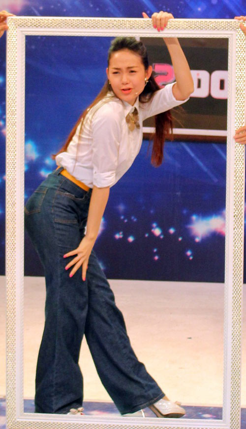 Minh Hằng "quậy tung" phim trường 2Idol - 12