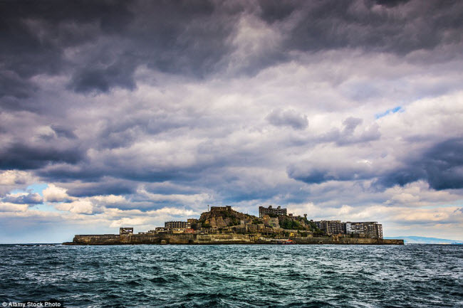 Sau nhiều năm bỏ hoang, đảo Gunkanjima ở Nhật Bản hiện trở thành một địa điểm du lịch nổi tiếng.