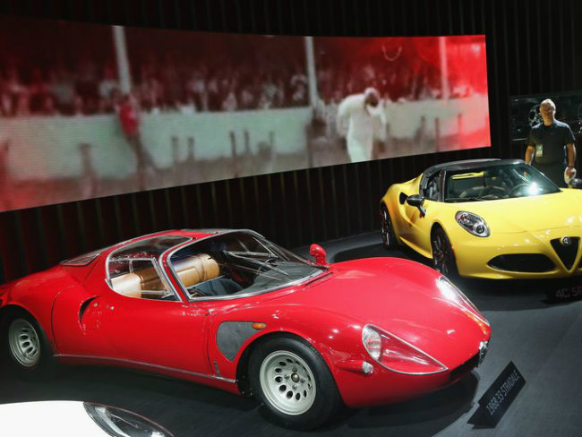 Xế cổ 1968 33 Stradale vẫn đẹp mê mẩn.