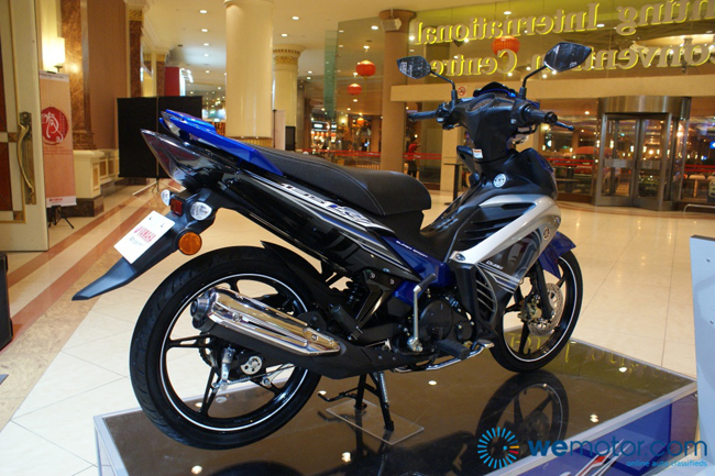 Kiểu dáng mạnh mẽ và rất thể thao của Yamaha 135LC 2016 mang lại sức hút rất lớn với giới trẻ