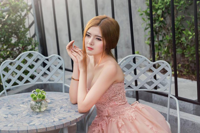 Ngoài việc làm mẫu ảnh, Lilly Luta đang tìm kiếm cơ hội ở lĩnh vực nghệ thuật thứ bảy.