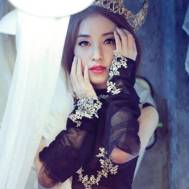 Sau khi chia tay Trấn Thành, Mai Hồ bỗng đắt show quay MV ca nhạc. Cô từng tham gia MV “Ngày gặp lại” cùng Dương Triệu Vũ và trình bày ca khúc “Khúc xuân” cùng Sĩ Thanh.
