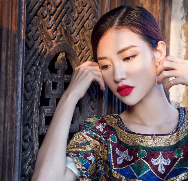 Năm 2014, Mai Hồ và Trấn Thành cũng chia tay nhau sau 2 năm gắn bó nhưng hiện vẫn làm bạn tốt. Cả hai từng được fan kì vọng sẽ quay lại bên nhau một ngày không xa.