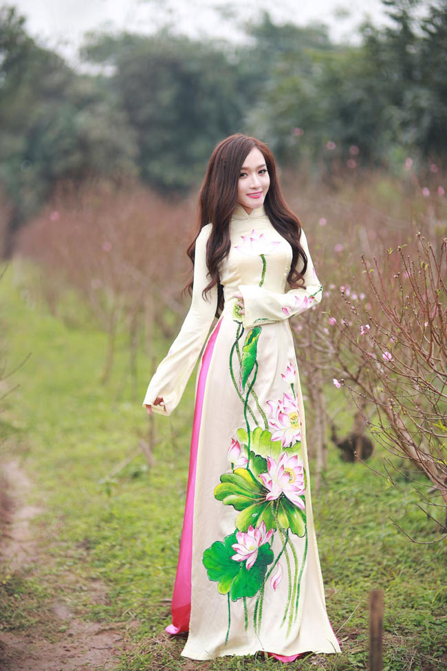 Nhiều người cho rằng, bộ ảnh có tính nghệ thuật, khoe được nét đẹp xuân thì của cô gái trẻ.&nbsp;