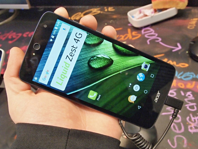 Hiện tại, Acer Liquid Jade 2 vẫn chưa công bố giá và ngày bán ra. Theo lời Acer tiết lộ, thì thông số kĩ thuật chính xác, ngày phát hành, giá bán của sản phẩm sẽ tùy theo mỗi quốc gia và khu vực.