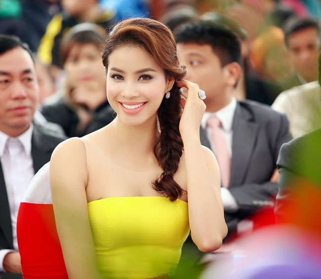 Thời gian gần đây, cô đã tăng thêm được 3kg đúng như ý định của mình và trông tràn đầy sức sống hơn.