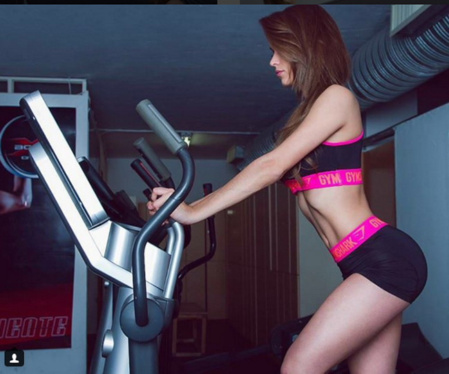 Người đẹp Mexico còn có máy tập tại nhà dành cho những khi không tới được phòng gym.