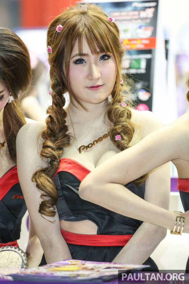 Cùng khoe sắc.