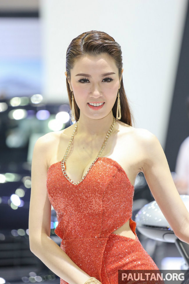 Uốn éo bên xế hộp.