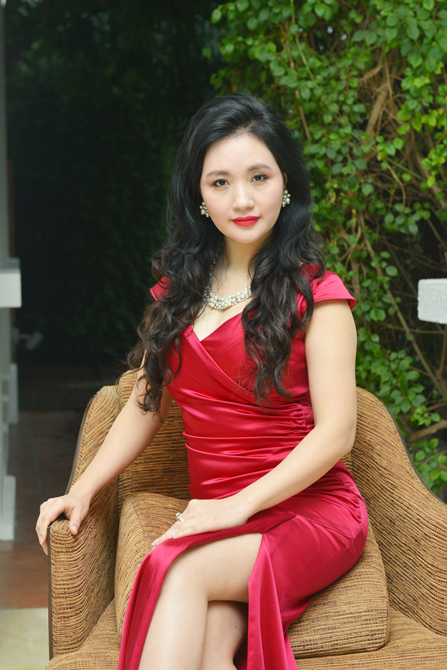 Bà Lê Thanh Hòa là hình mẫu phụ nữ hiện đại điển đình ở Việt Nam khi vừa “đảm việc nước, giỏi việc nhà”.