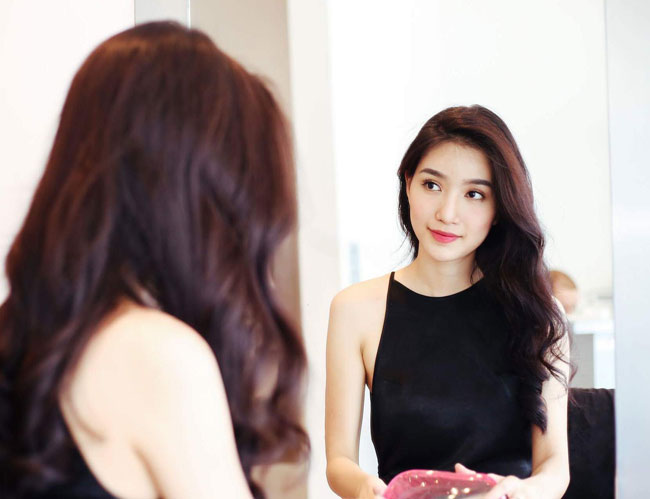Mỹ Linh quan niệm: &#34;Bản thân đẹp nhất khi bạn tự tin nhất&#34;.&nbsp;