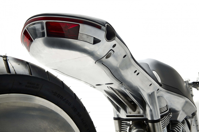 Hiện tại mới chỉ có thông tin ban đầu về việc Vanguard Roadster sẽ trang bị động cơ V-twin 1.917 cc, với mô-men xoắn lên tới 149,1 Nm.