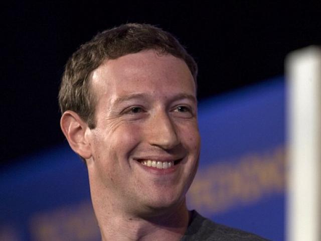 Ông chủ Facebook có dùng Facebook?