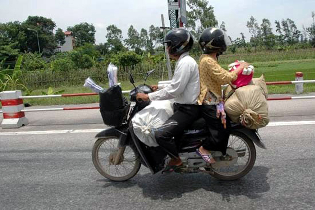 Cớ làm sao mà mỗi người nhìn một phương vậy?