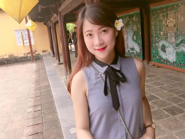 Mỹ Dung có làn da trắng ngần và gương mặt xinh như búp bê.&nbsp;
