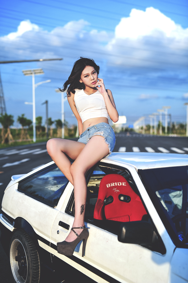 Đường cong siêu sexy, cùng vẻ đẹp hớp hồn của chân dài dễ khiến cánh mày râu quên lối về.