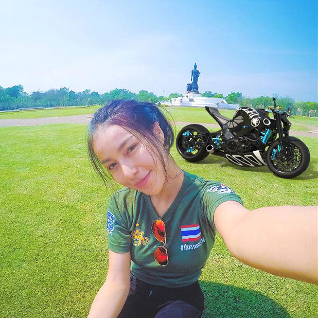 Mô tô là niềm đam mê bất tận của Kim Ngân.&nbsp;
