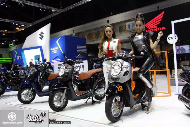 Honda Scoopy mới thực sự là một sản phẩm hấp dẫn với giới trẻ, nhất là các chị em phụ nữ.