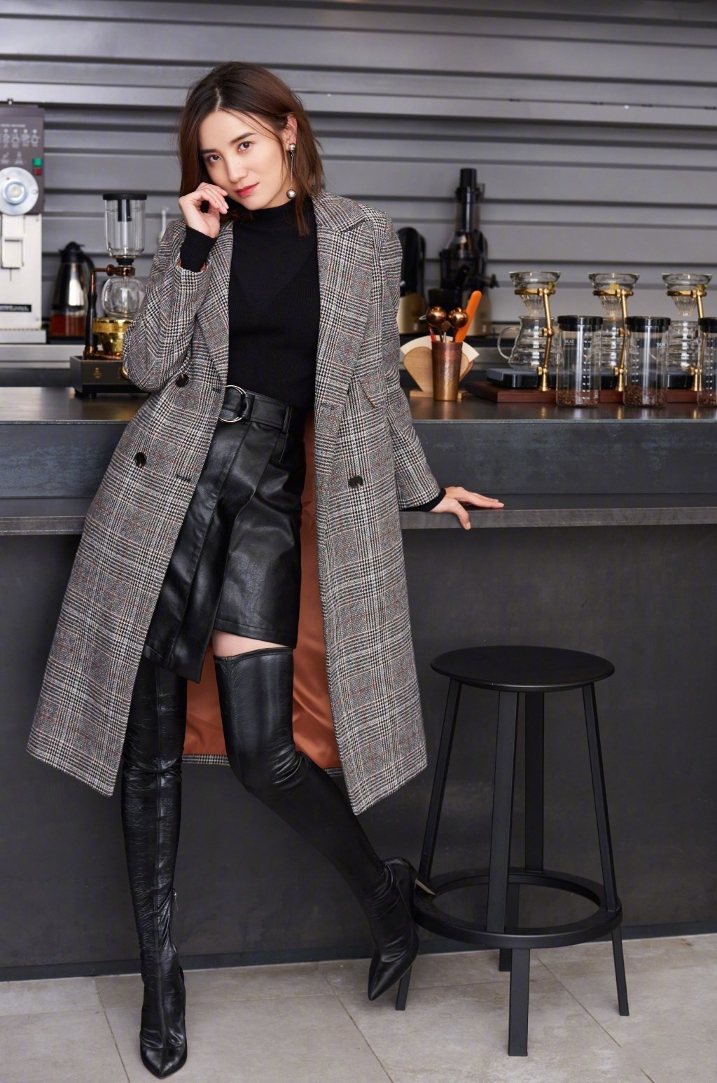 “Nữ thần cảnh nóng” vẫn muốn độc thân vui vẻ ở tuổi U40 - 7