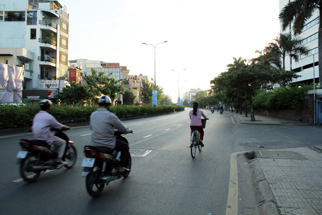 Phố phường Sài Gòn tĩnh lặng đến lạ thường trong ngày đầu năm mới - 3