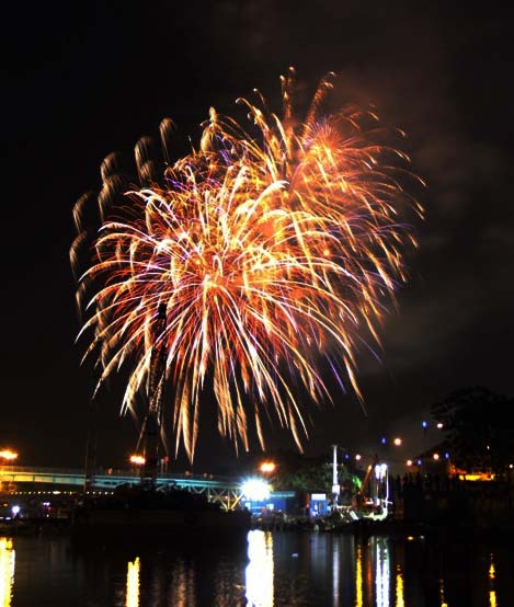 Nóng 24h qua: Hoảng loạn thoát khỏi "biển người" đi đón năm mới - 3