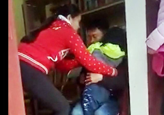 Nóng 24h qua: Hoảng loạn thoát khỏi "biển người" đi đón năm mới - 5